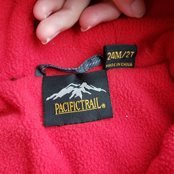 Pacific Trail child's warm winter coat with hood - Picture 5 of 6